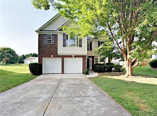 4710 Ambridge Dr, Charlotte, NC 28216