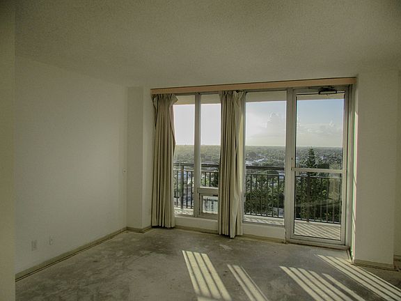 4th image of 4280 Galt Ocean Dr APT 10D