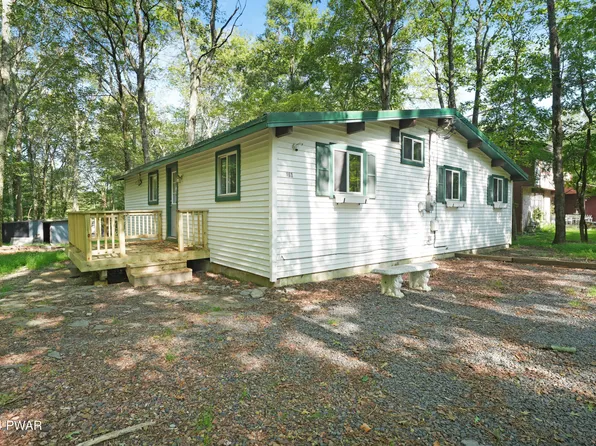 1126 Elk Dr, Bushkill, PA 18324