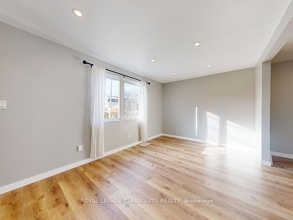 4th image of 77 Glenburn Ave