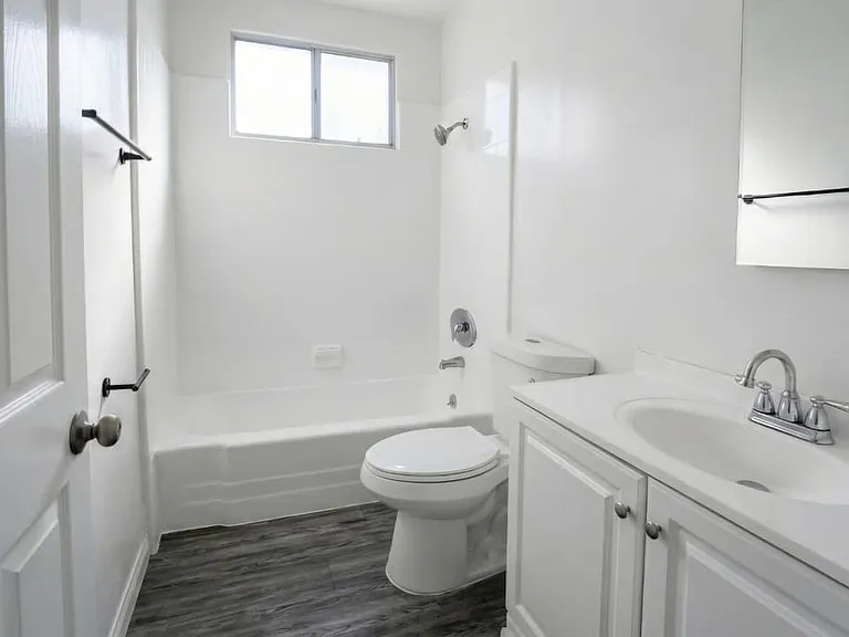 8425 S Western Ave #9 — Photo 6