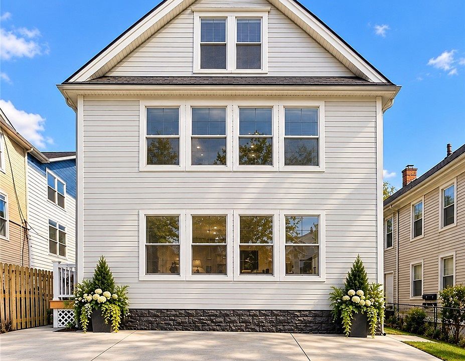 1st image of 2525 Thurman Ave