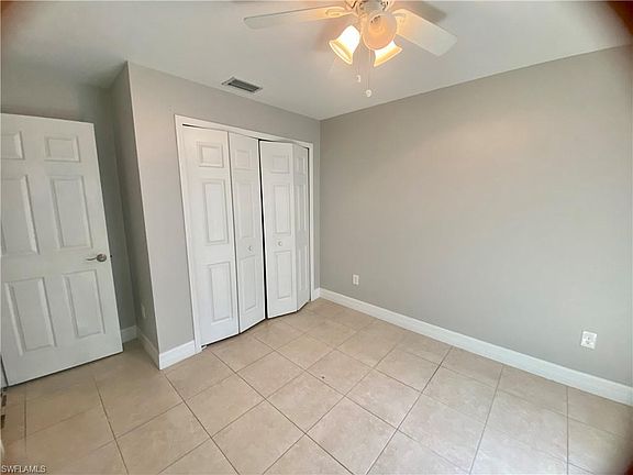 5th image of 723 SW 40th Ter