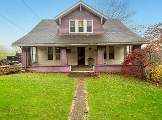 511 Mozart Rd, Wheeling, WV 26003