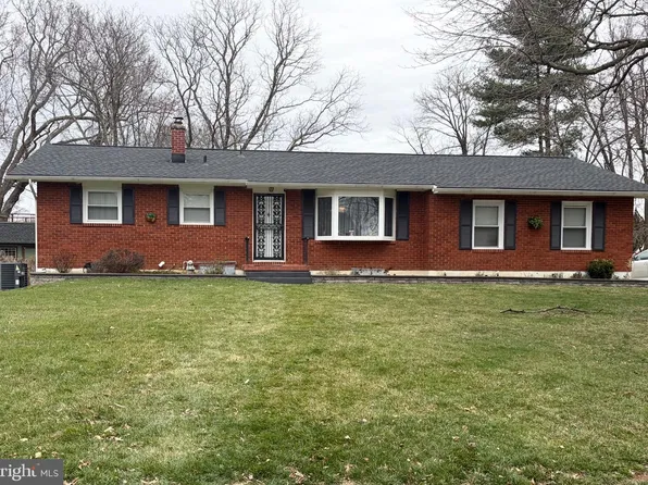 303 Wooddale Ave, New Castle, DE 19720