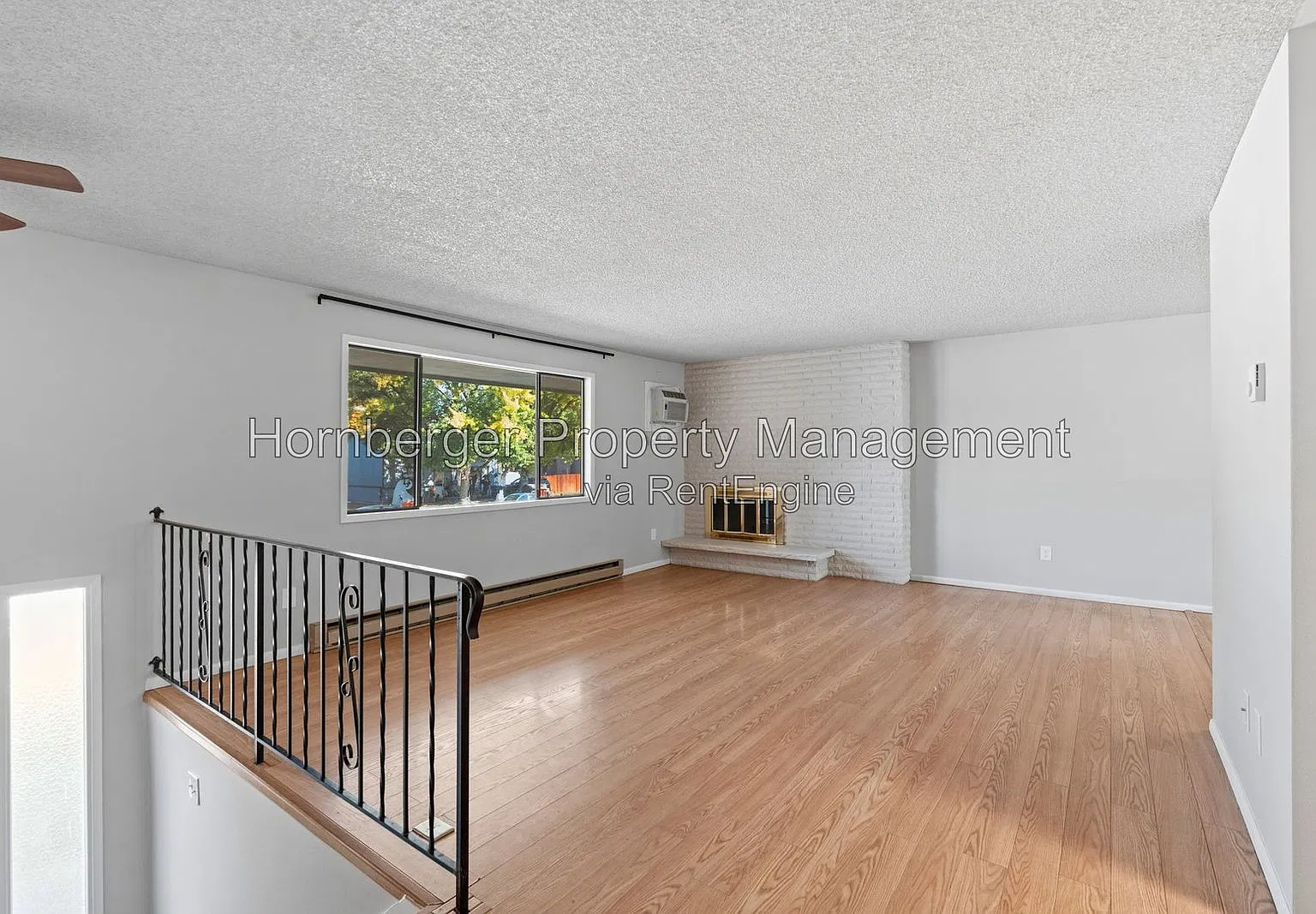 3 bed, 1.5 bath, 1500 sqft, $1,950 — Photo 2