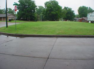 301 SE 4th St, Pryor, OK 74361