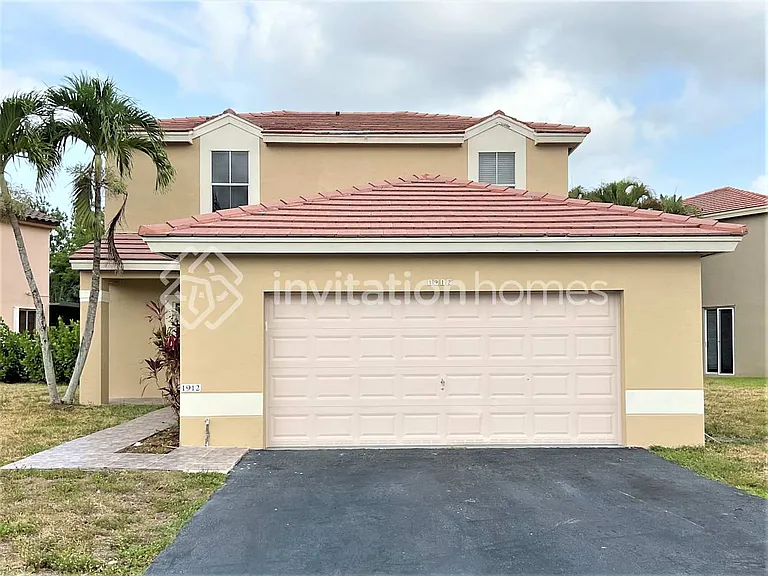 1912 NW 184th Way — Photo 1