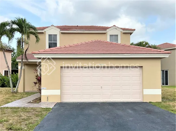 1912 NW 184th Way, Hollywood, FL 33029