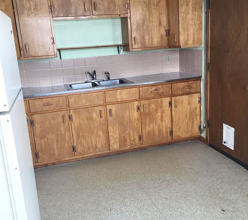 1st image of 2525 Vista Dr APT 2