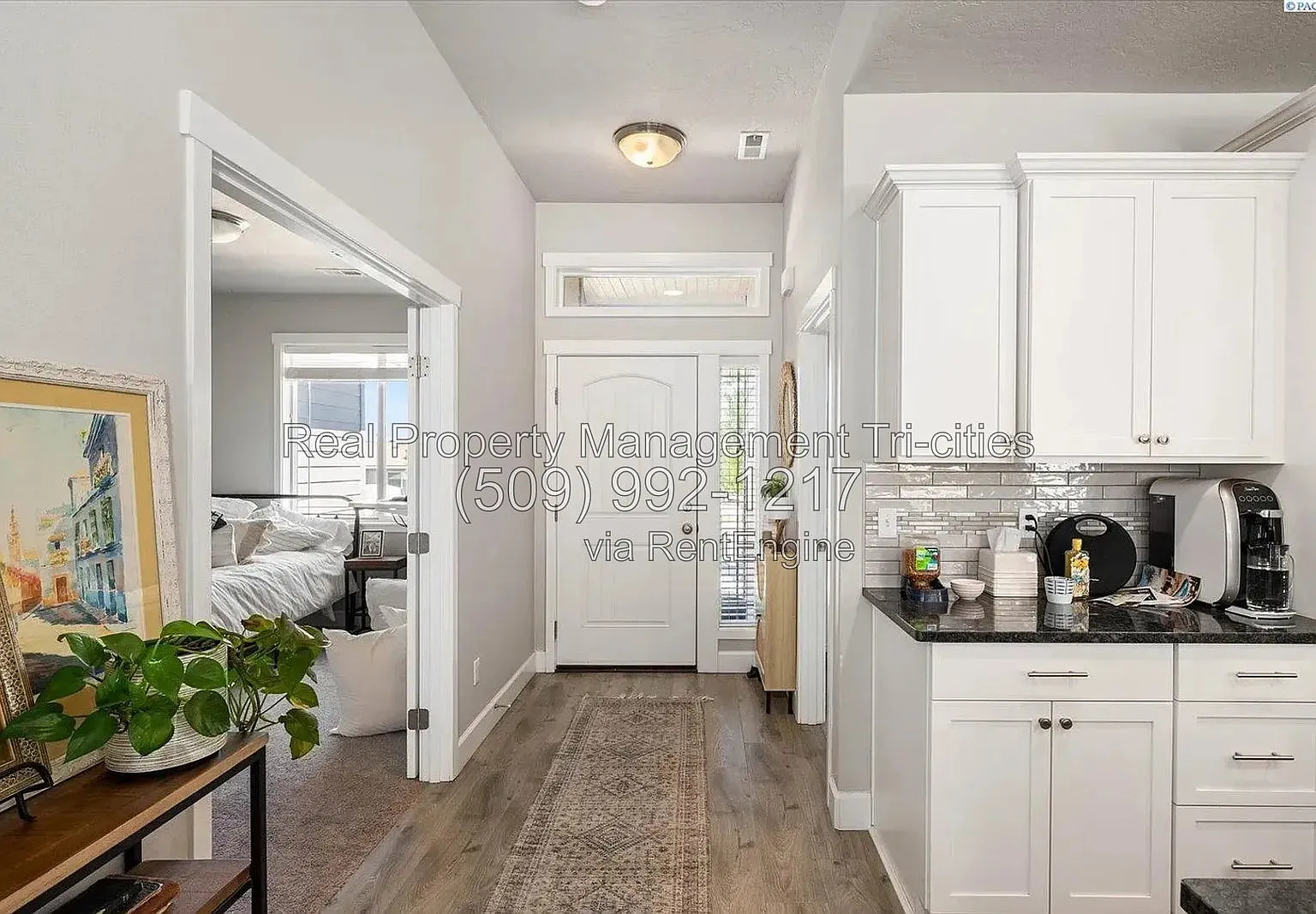 4 bed, 2.0 bath, 1876 sqft, $2,795 — Photo 3