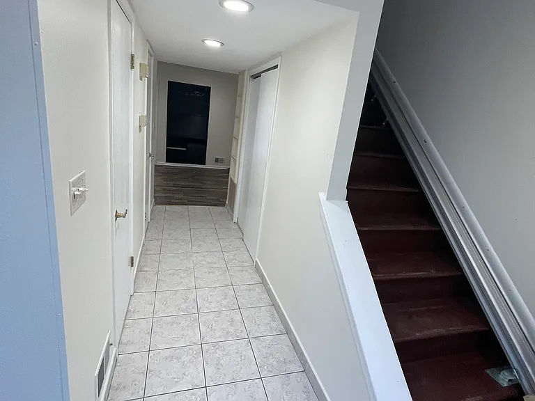 9 Lawry Ct — Photo 1