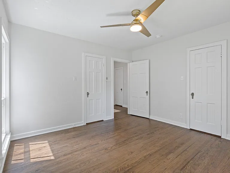 46 Vaughn Dr — Photo 17