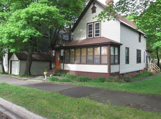 304 8th St, Calumet, MI 49913