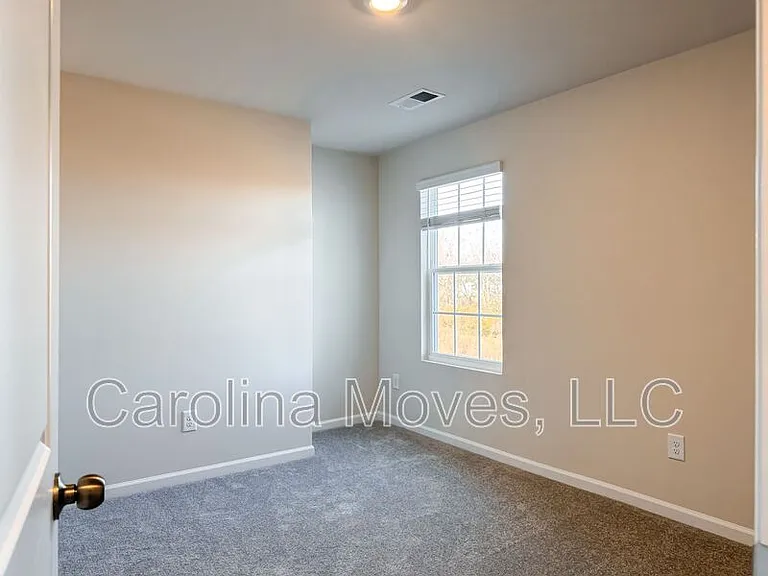 109 Clairvale Ct — Photo 15