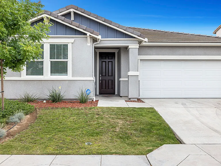 6441 W Santa Ana Ave — Photo 2
