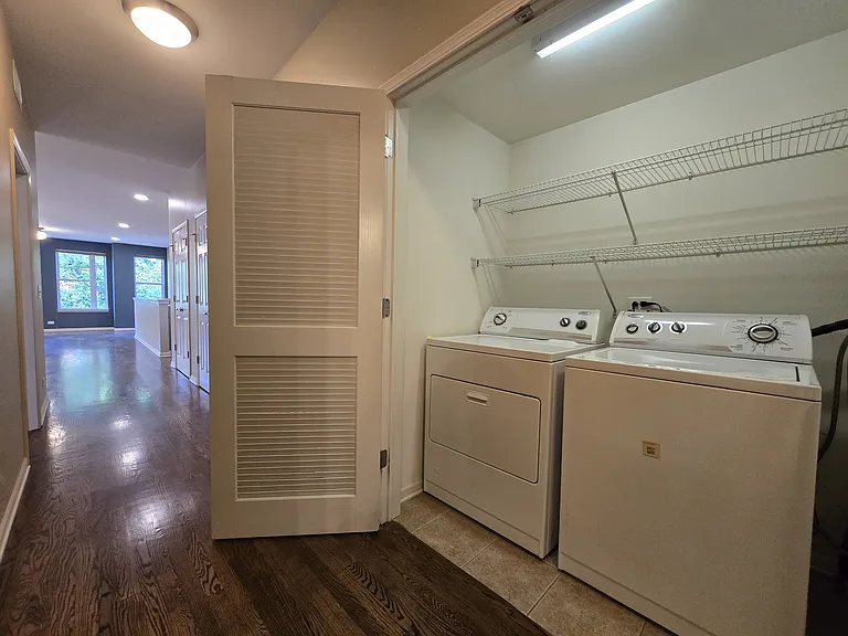 1844 N Lockwood Ave #B — Photo 16