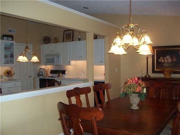 4th image of 686 Northridge Dr