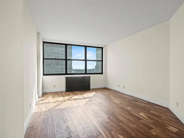 7004 Blvd East image 18 of 32