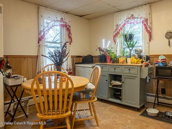 2nd image of 7 Ellsworth St