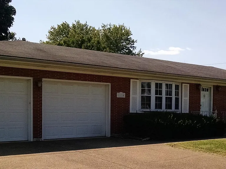 114 Valleybrook Ave — Photo 1