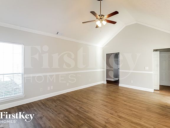 4th image of 1005 Carrick Ct