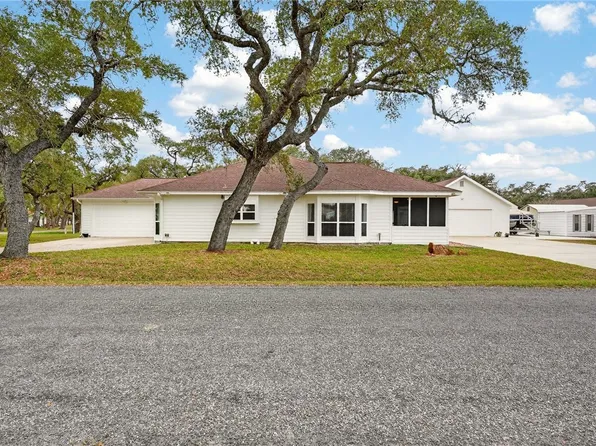 119 Bishop Rd, Rockport, TX 78382