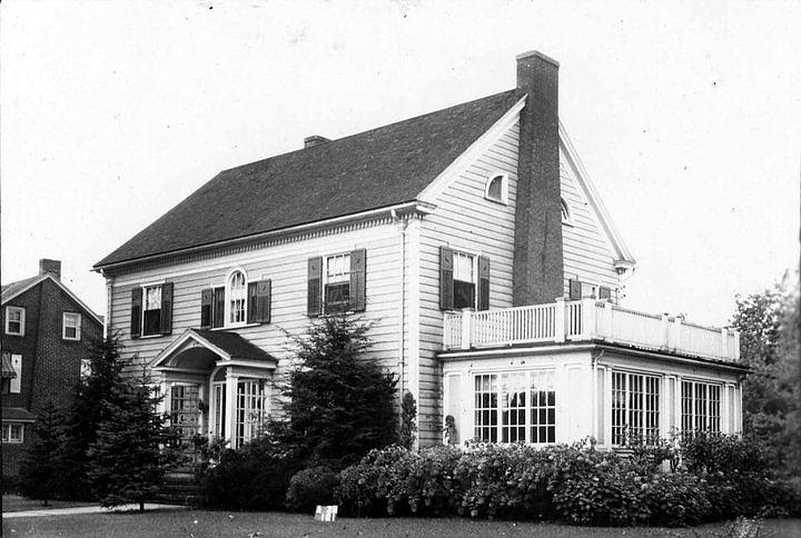 2nd image of 274 Springfield St