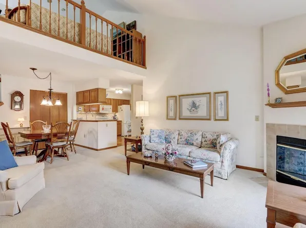 409 North Main STREET #H, Thiensville, WI 53092