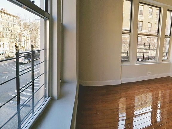 3rd image of 1902 A C Powell Blvd APT 2A