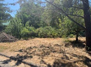 866 Redway Dr, Redway, CA 95560