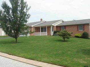 3951 Country Dr, Dover, PA 17315