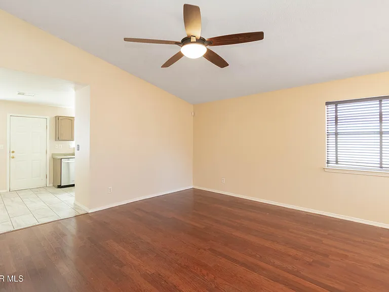5652 Rick Husband Dr — Photo 2