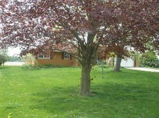 3327 S State Road 19, Mentone, IN 46539