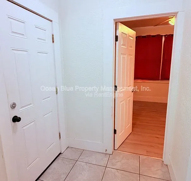 316 W Columbus Dr #A — Photo 2