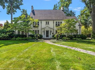 812 Kennesaw St, Birmingham, MI 48009