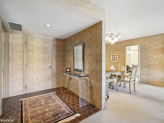 3rd image of 3 The Court Of Harborside APT 305