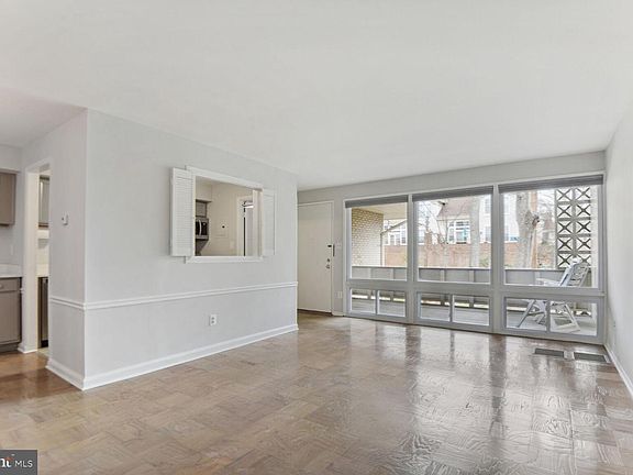 3rd image of 140 Birch St APT C3