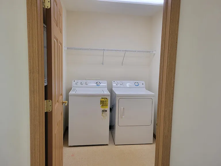 240 Ash St #2 — Photo 14