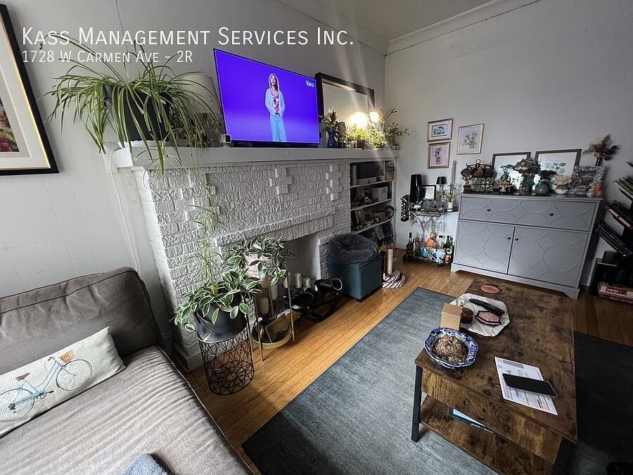 1st image of 1728 W Carmen Ave #2R