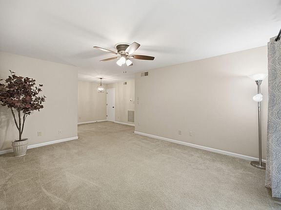 4th image of 1068 Armstrong Mill Rd APT A