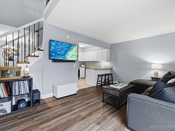 4th image of 1345 Queensgreen Cir