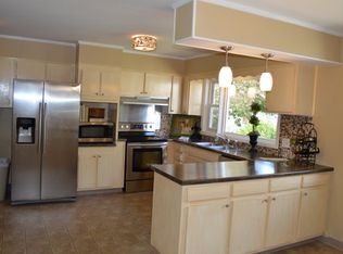 1607 Fairway Dr, Johnson City, TN 37601