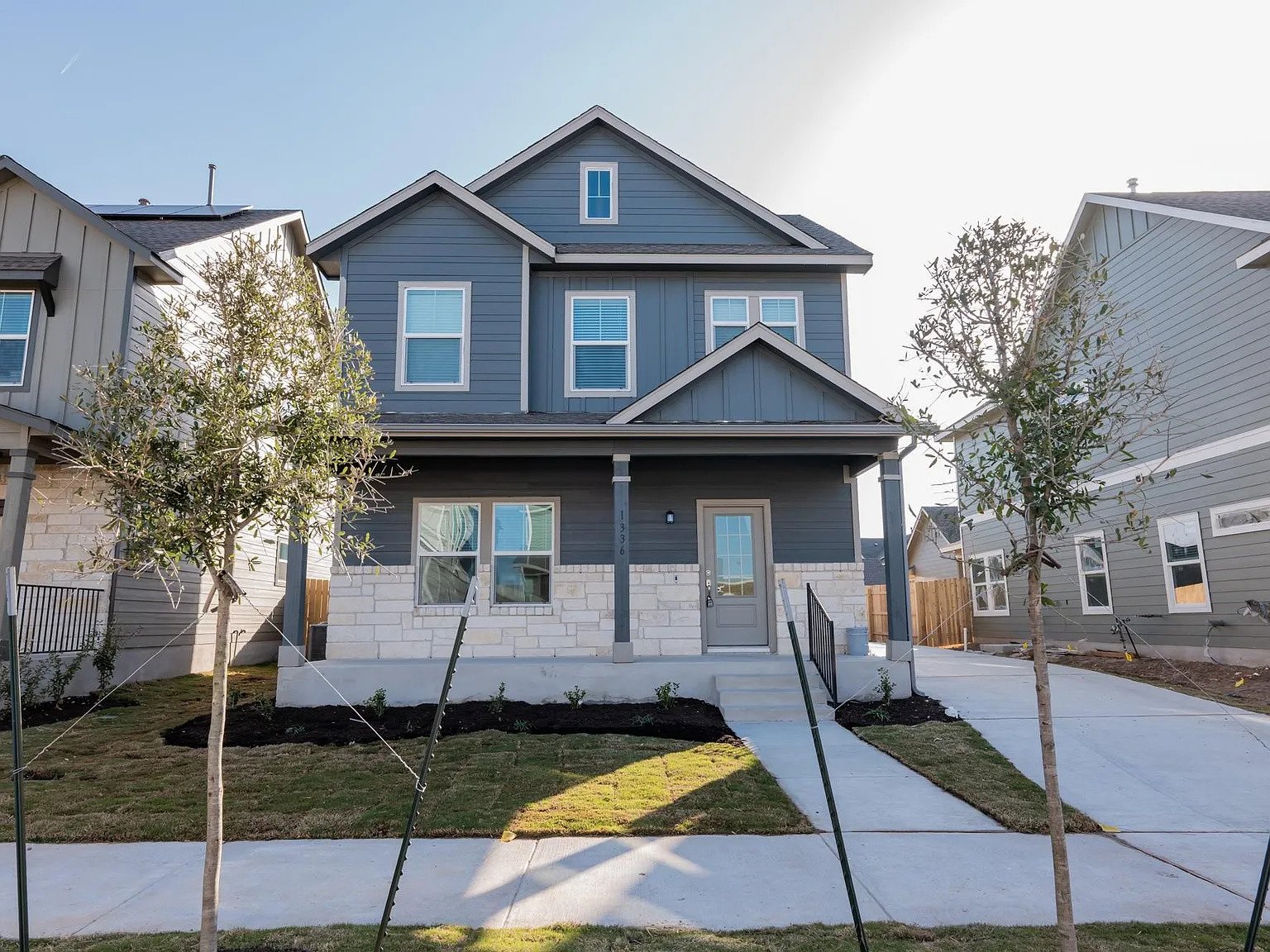 2 bed, 1.5 bath, 1309 sqft, $1,795 — Photo 2
