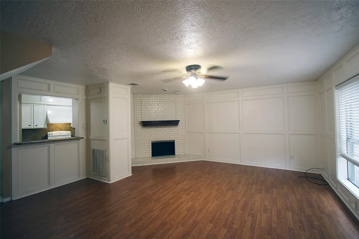 Building Photo - 4105 Vista Rd #1