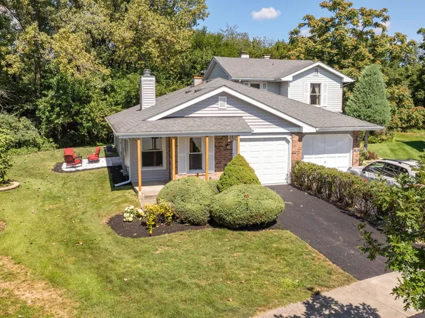 1520 Lighthouse Dr, Naperville, IL 60565