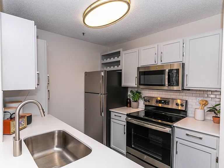 Briarcliff Apartments — Photo 8