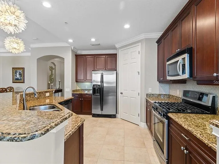 1143 Riverscape St #A — Photo 12