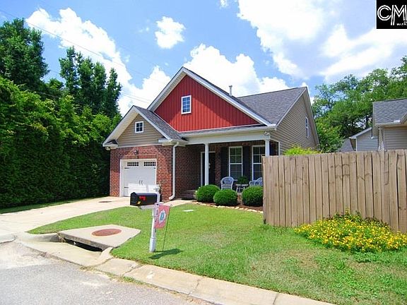 2nd image of 141 Amelia Forest Ln
