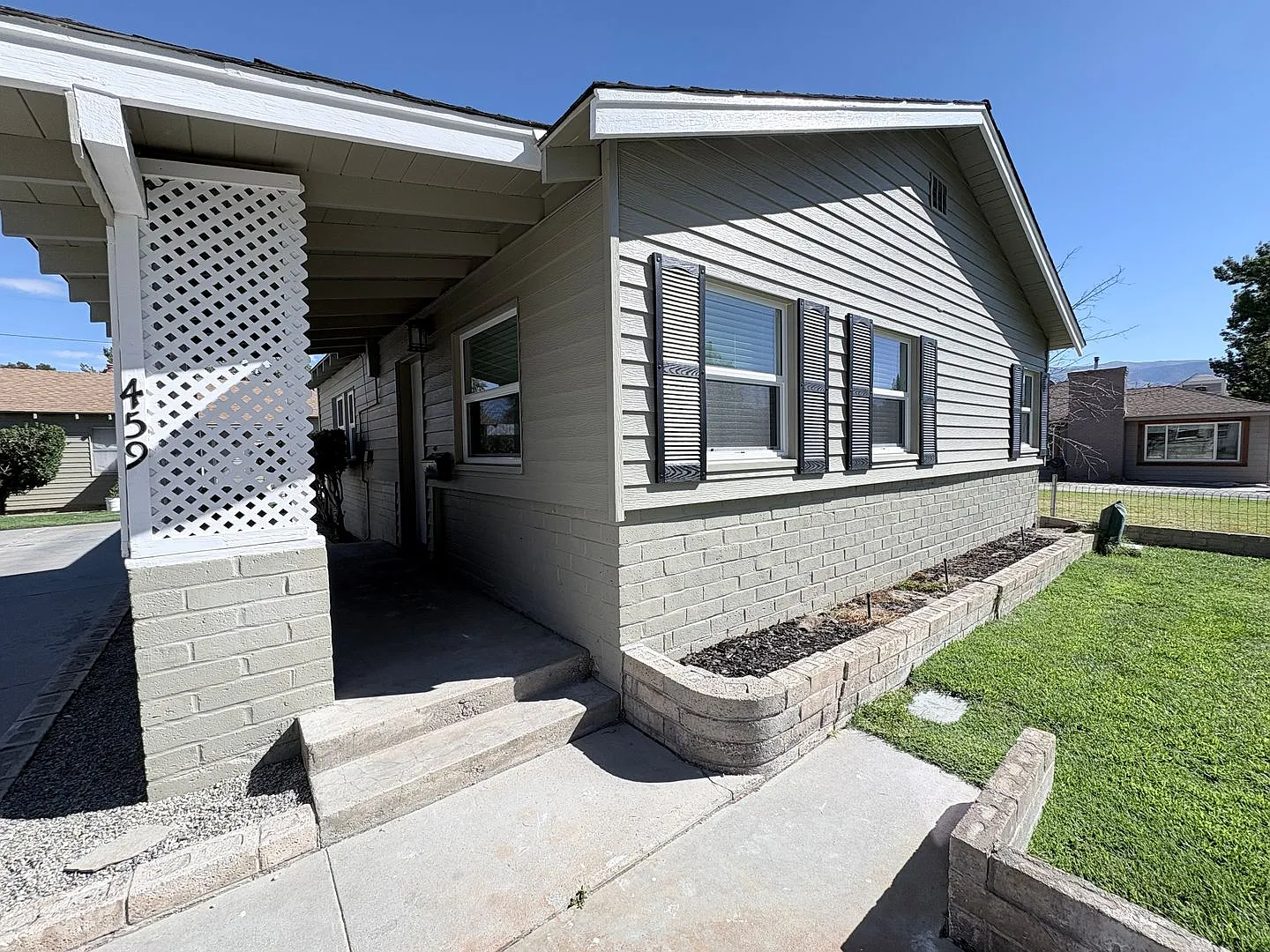 459 Clarke St. — Photo 1